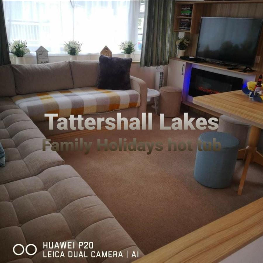 Tattershall Lakes Family Holiday Hot Tub Break Exterior photo